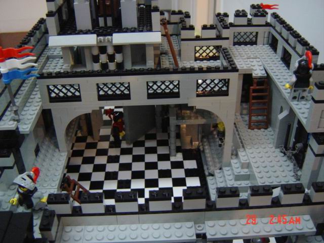 castle_01_front_inside_01.jpg