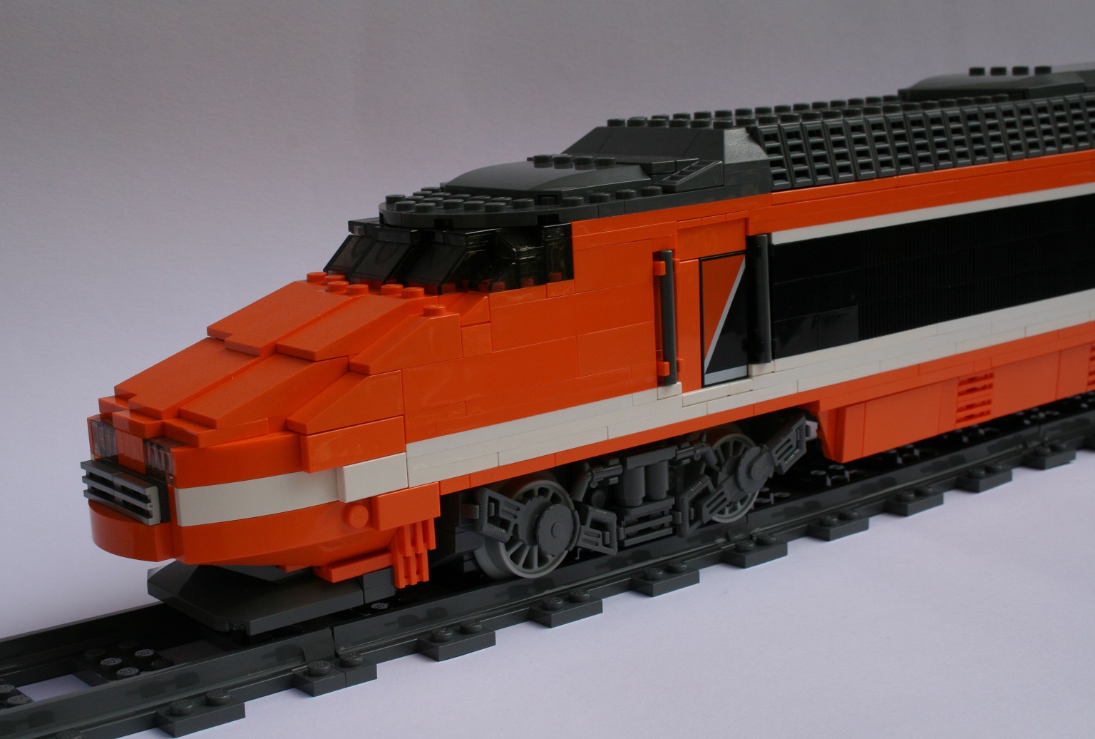 tgv-engine-001.jpg
