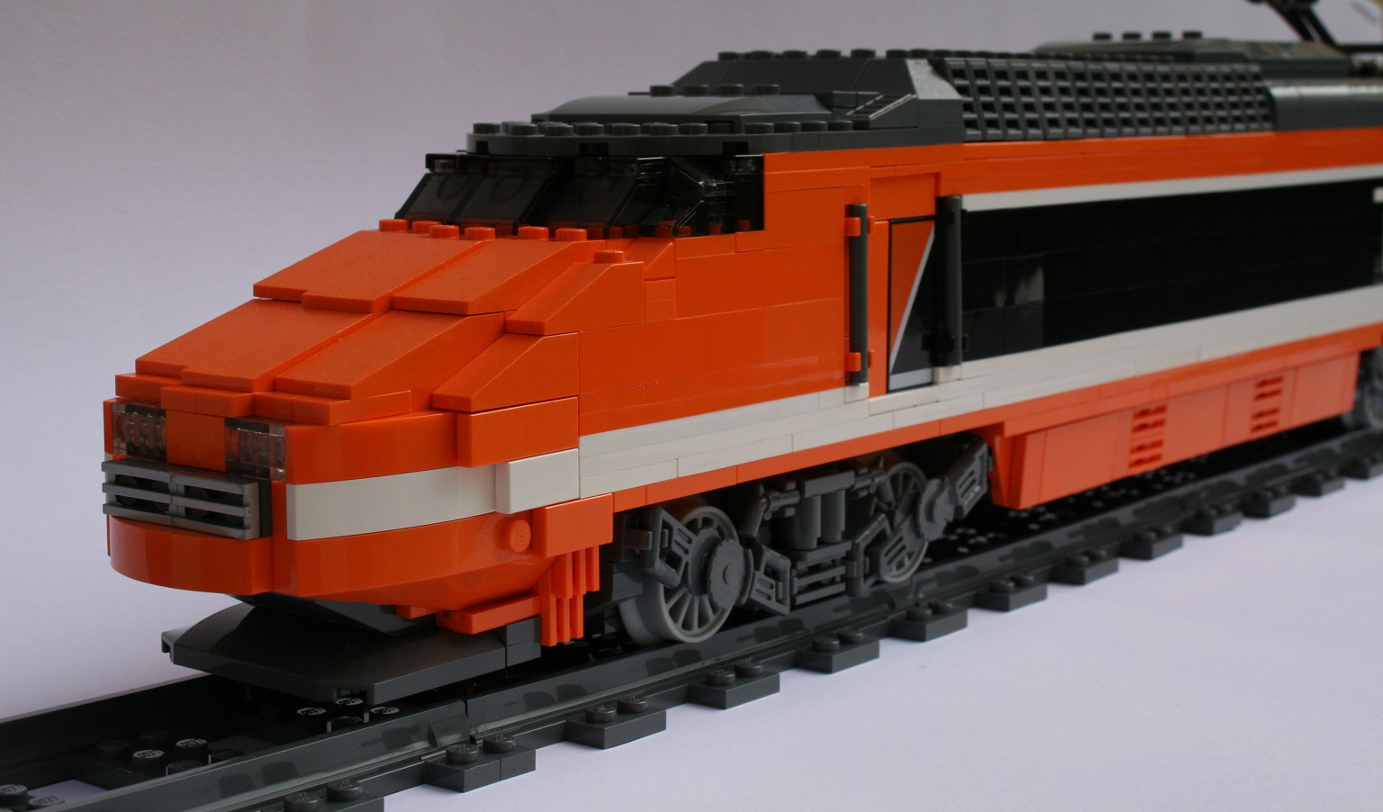 tgv-engine-002.jpg