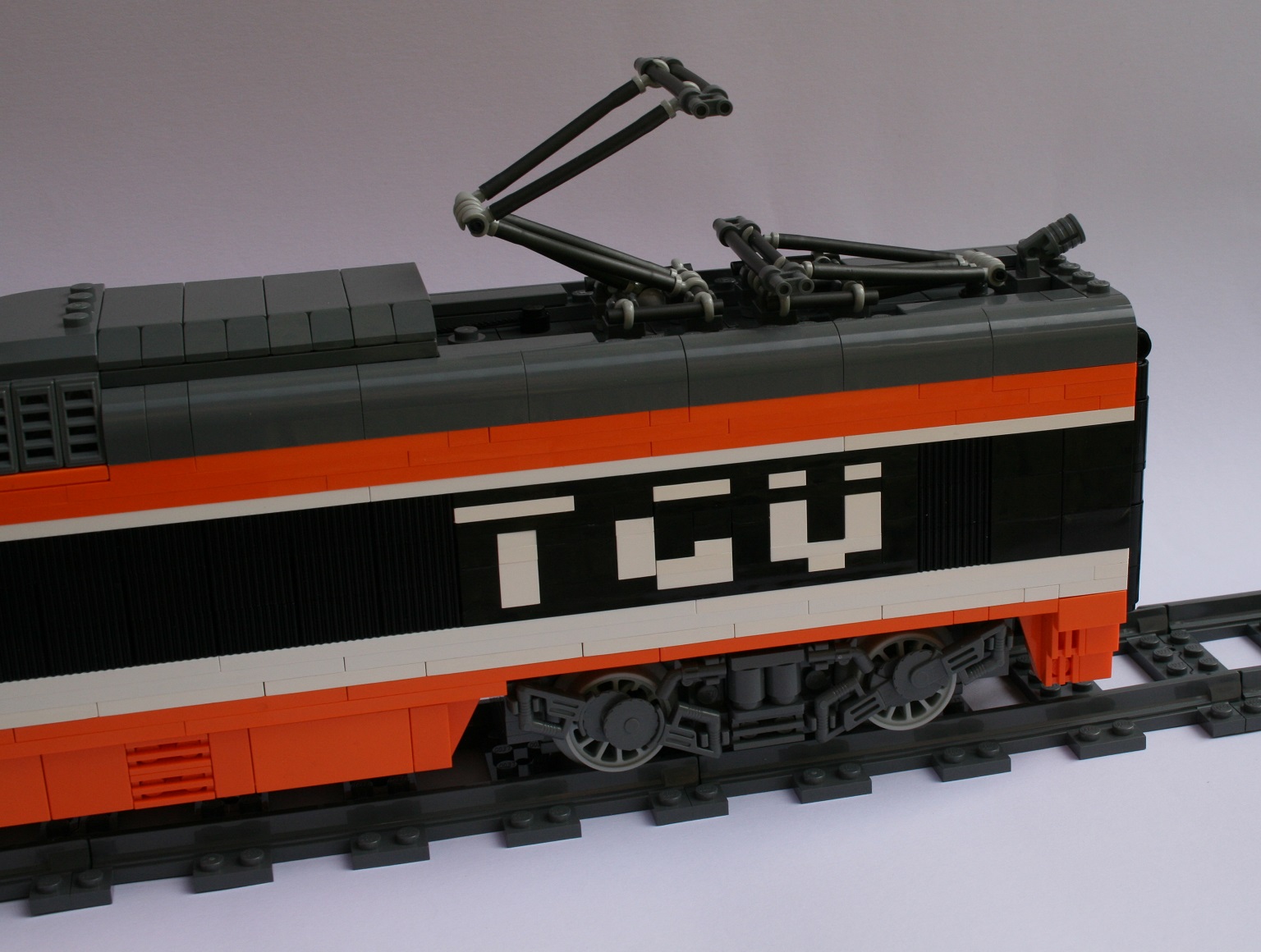 tgv-engine-005.jpg