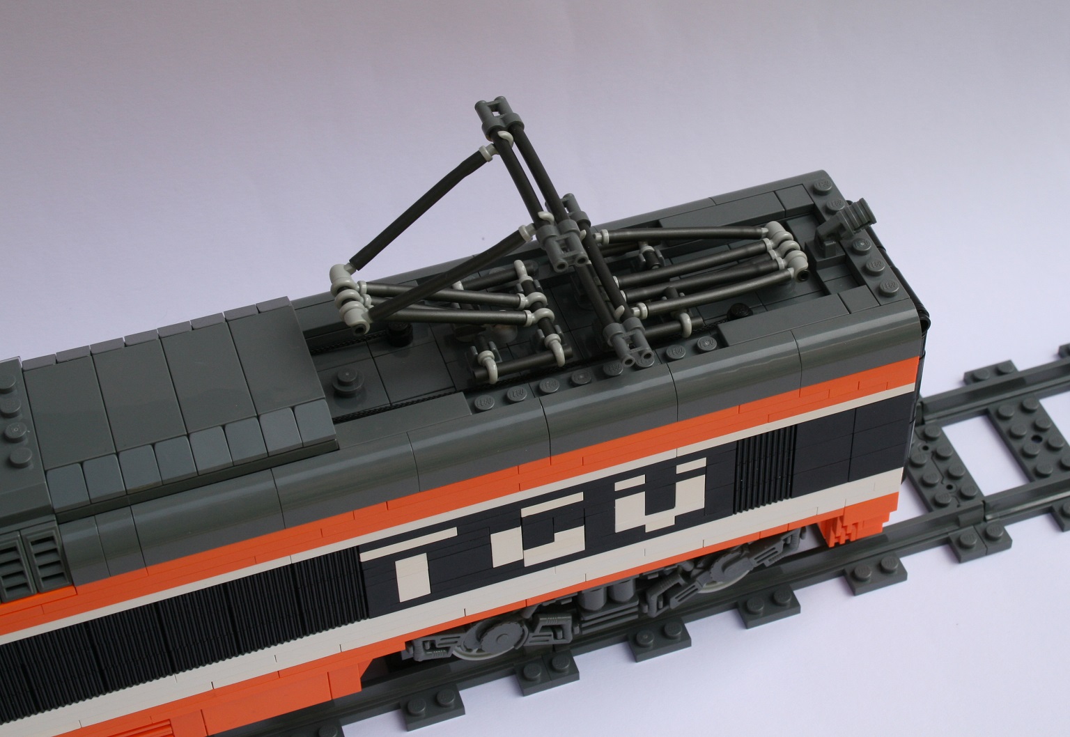 tgv-engine-006.jpg