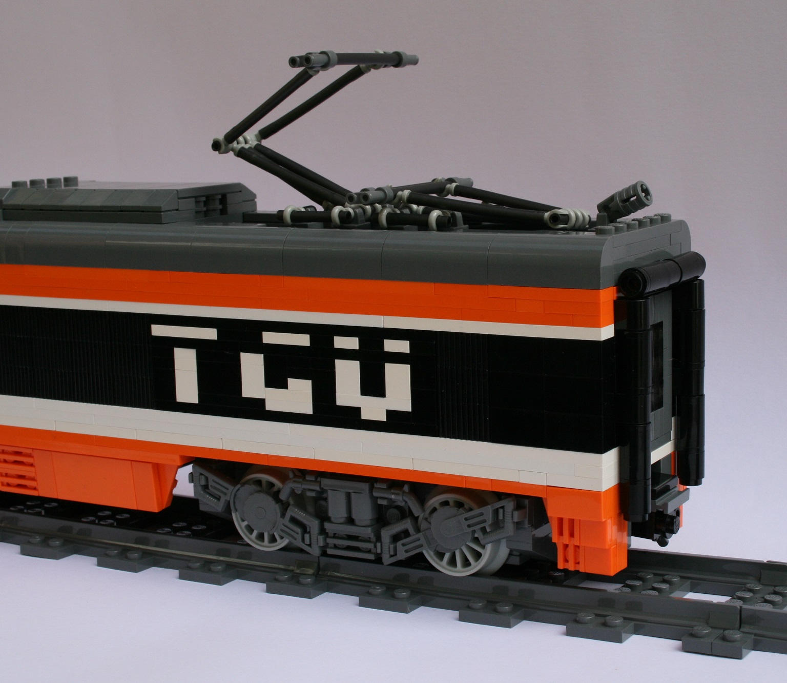 tgv-engine-007.jpg