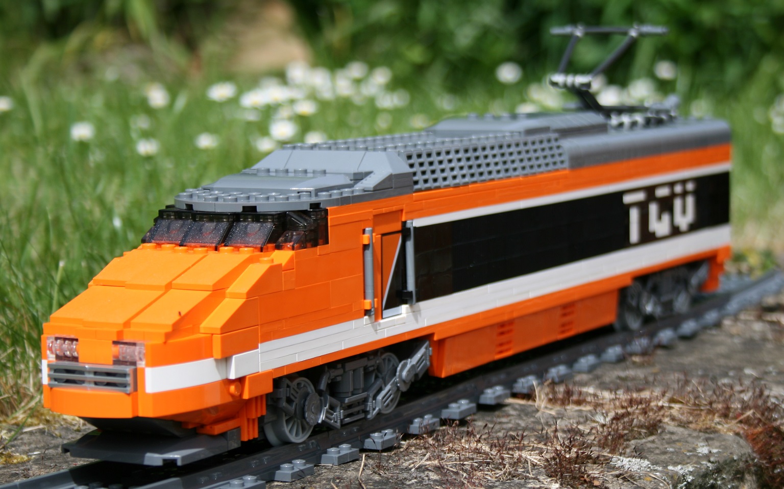 tgv-engine-011.jpg