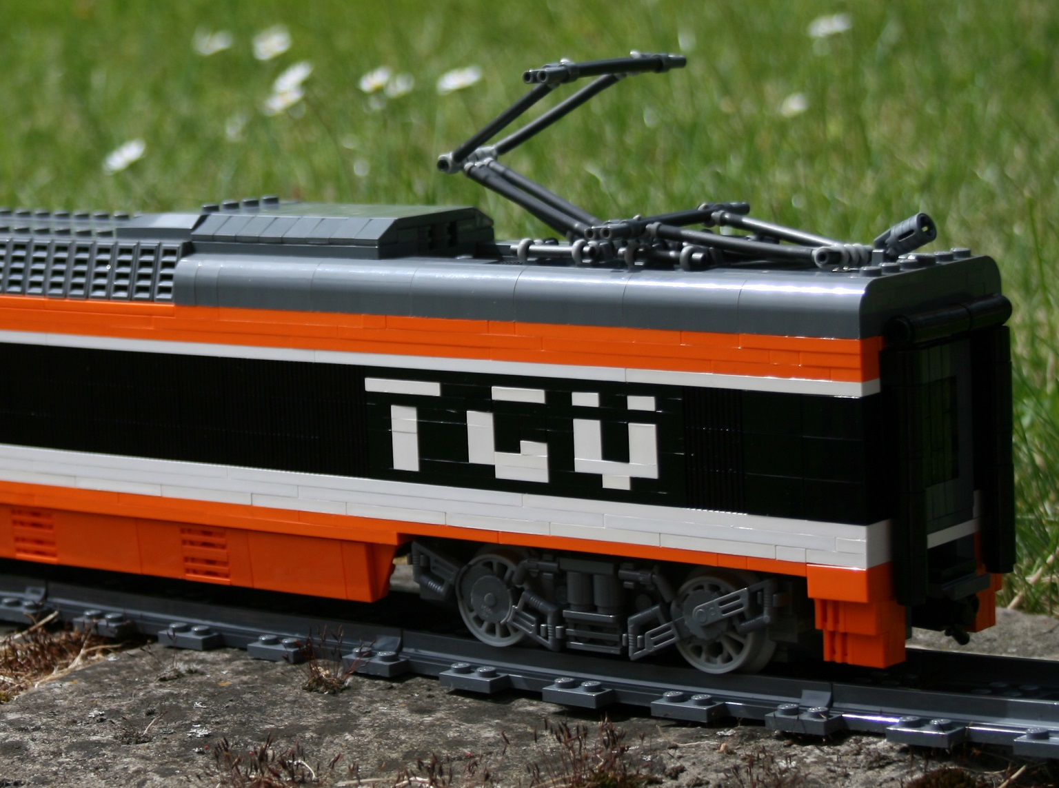 tgv-engine-014.jpg