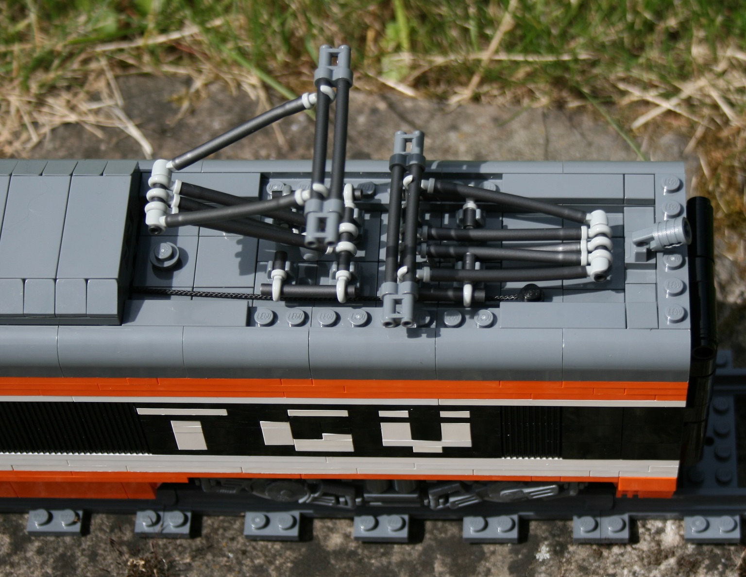 tgv-engine-016.jpg