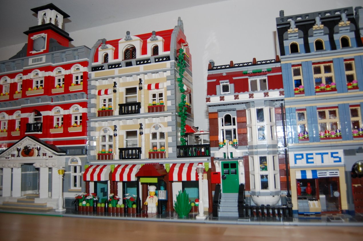 moc_parisian_restaurant_pic25.jpg