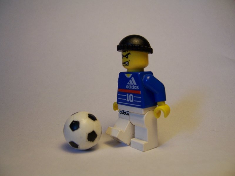 minifig_3_800x600.jpg