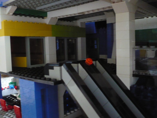 downtownarea_railstation_inside_shops.jpg
