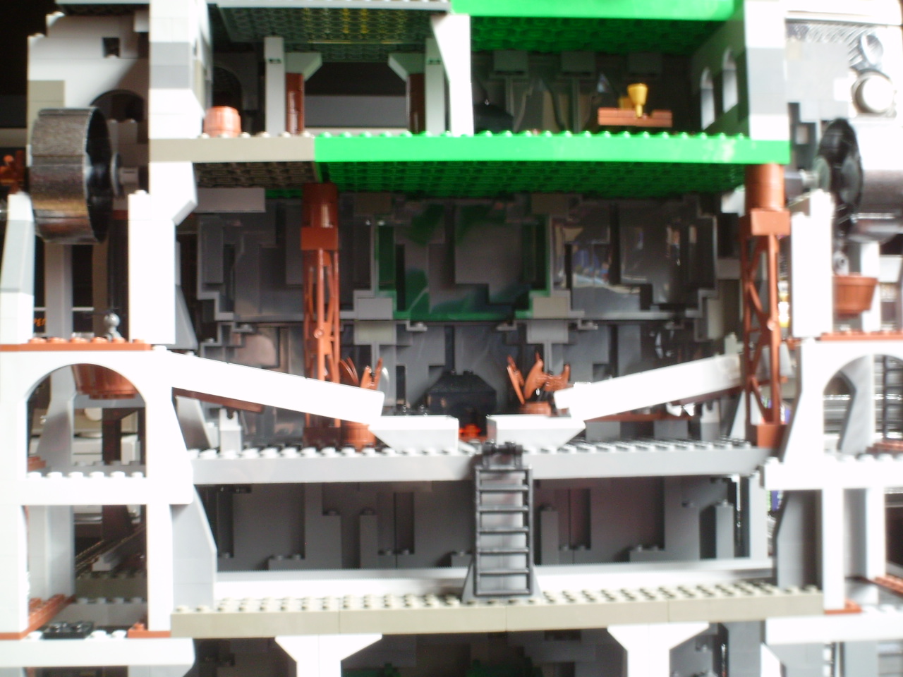 dwarf_mine_back3.jpg