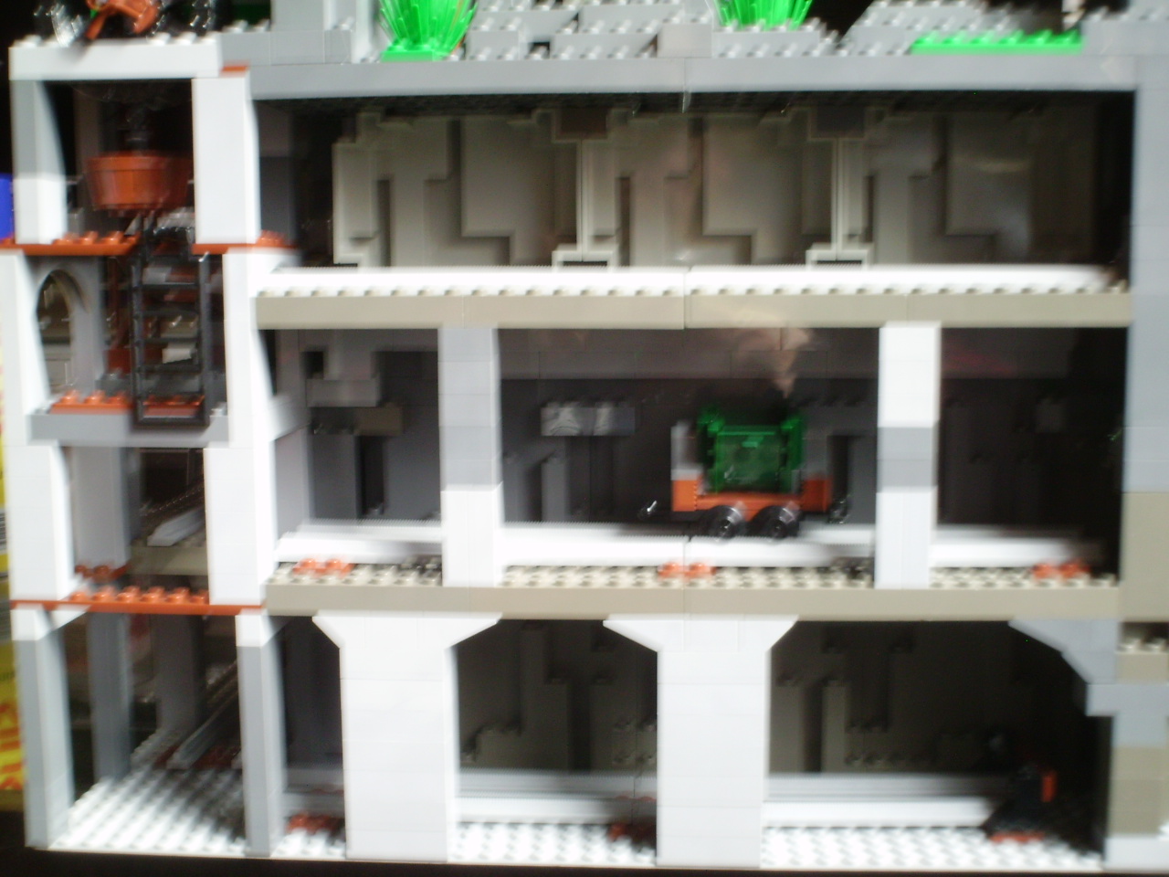 dwarf_mine_right2.jpg