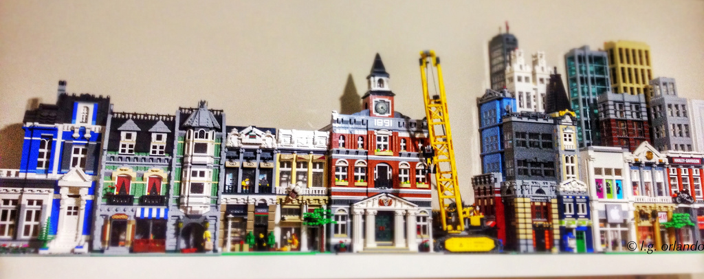 lego_modular_city_custom.jpg
