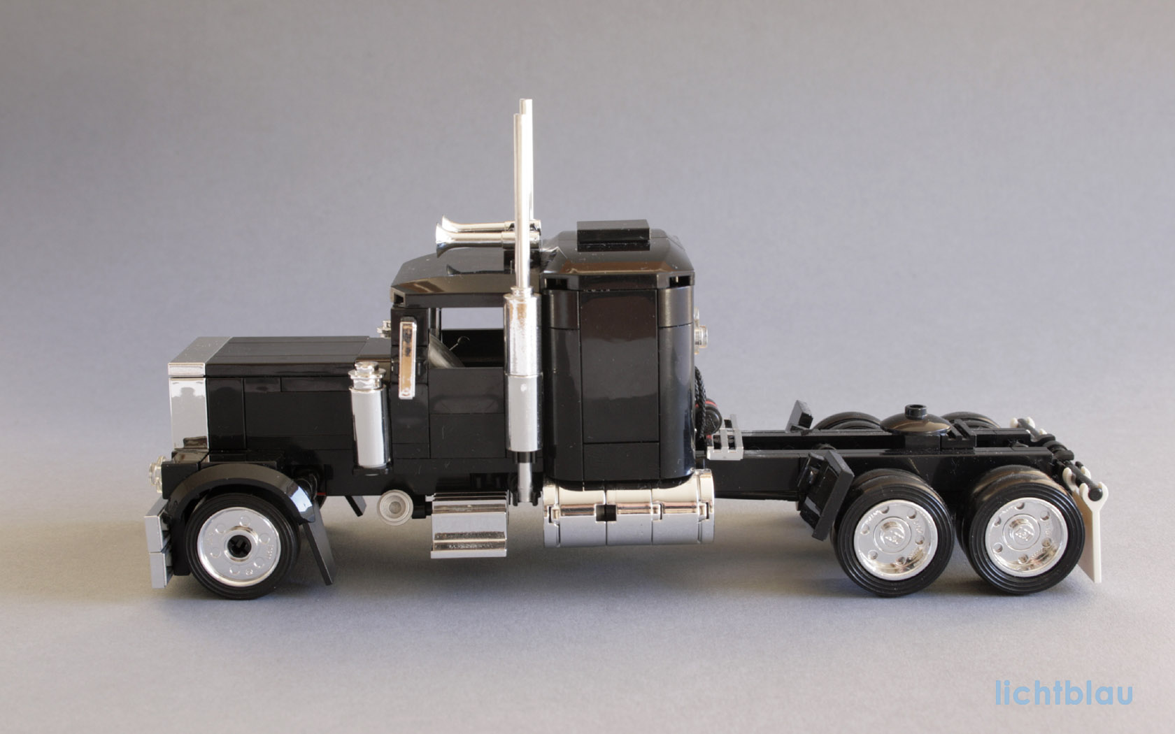 peterbilt_new_04.jpg