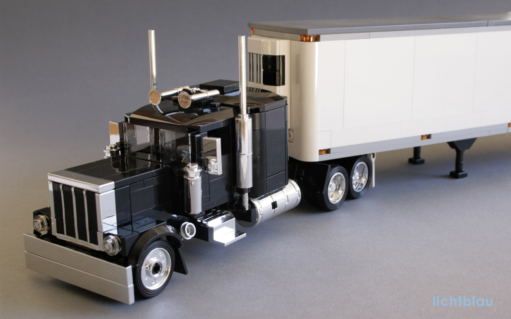peterbilt_new_08.jpg