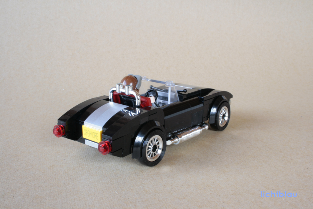 ac_shelby_cobra_02.jpg