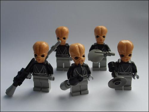 modal_nodes_cantina_band_5_figure.jpg