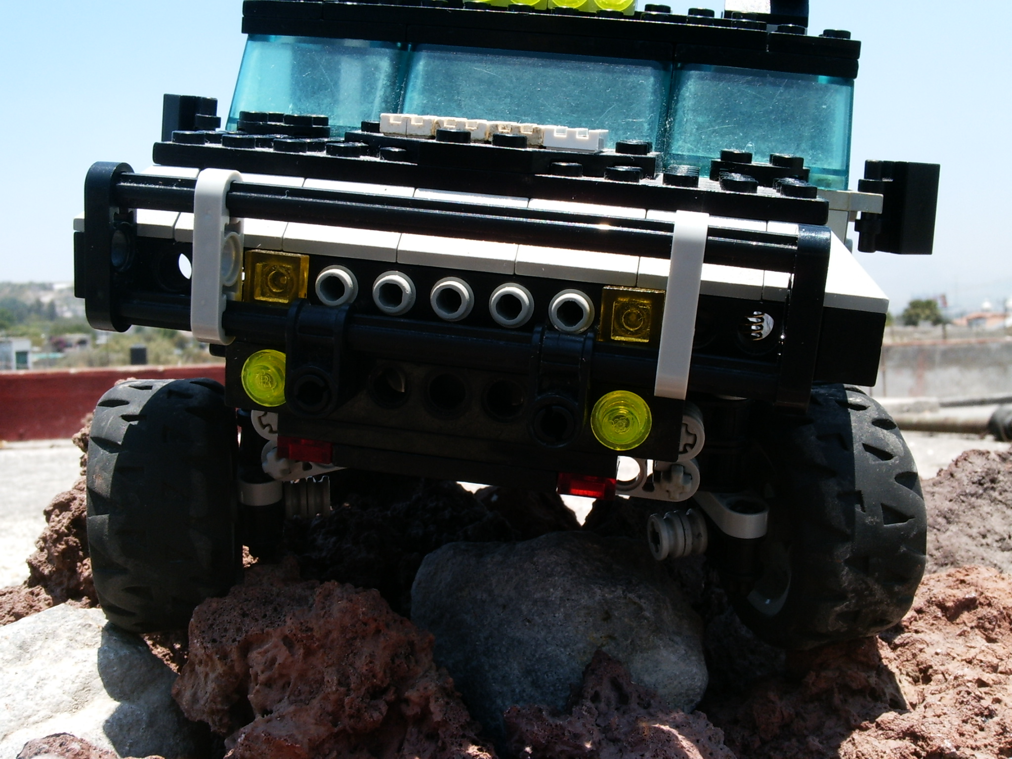 hummer_h2_sut_02.jpg
