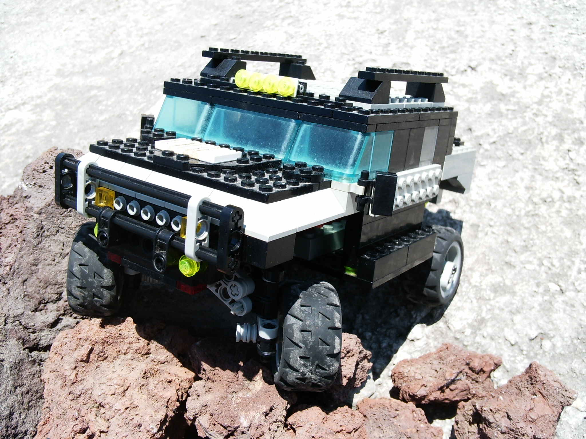 hummer_h2_sut_09.jpg