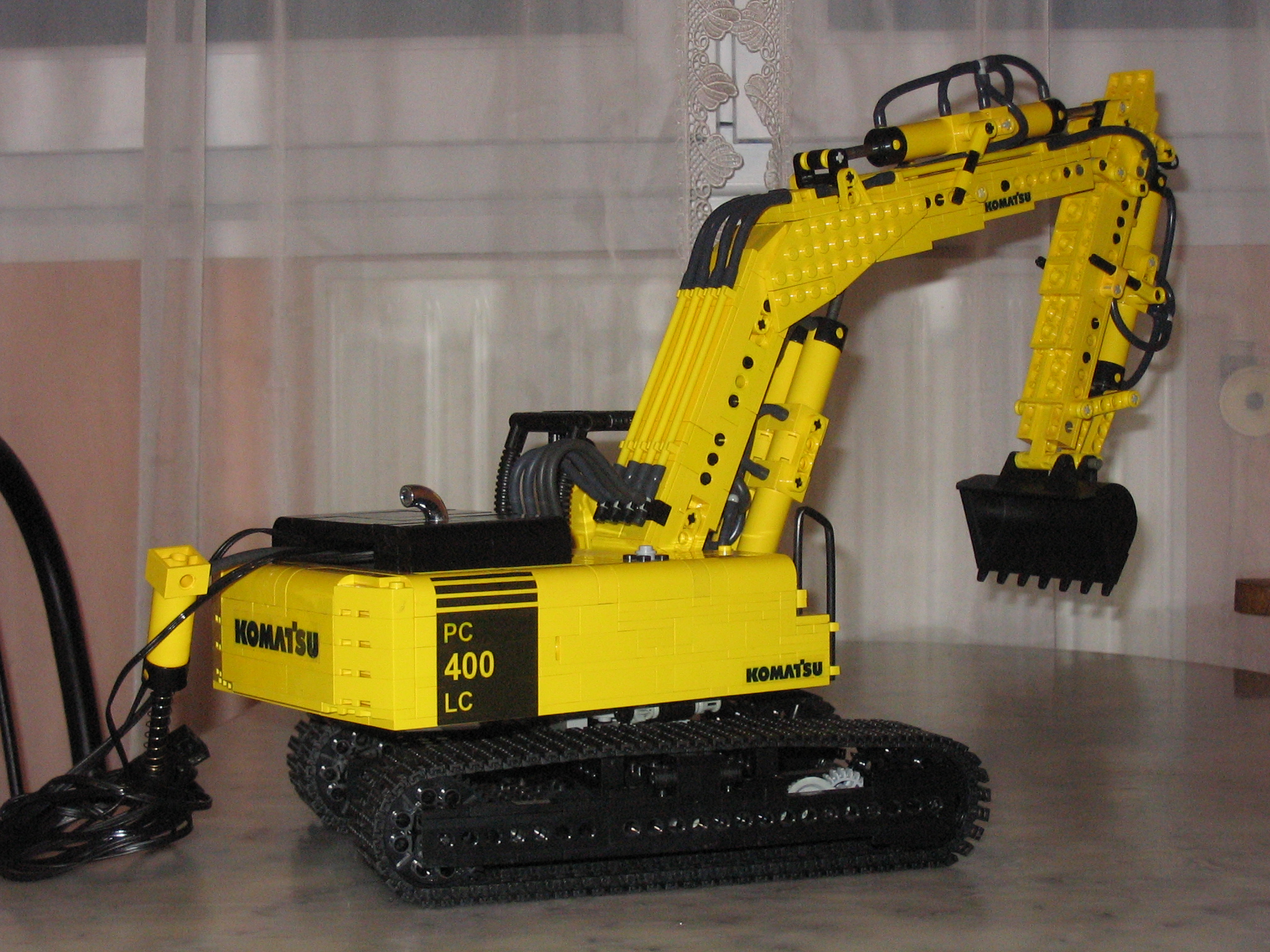 excavtor_komatsu_1.jpg