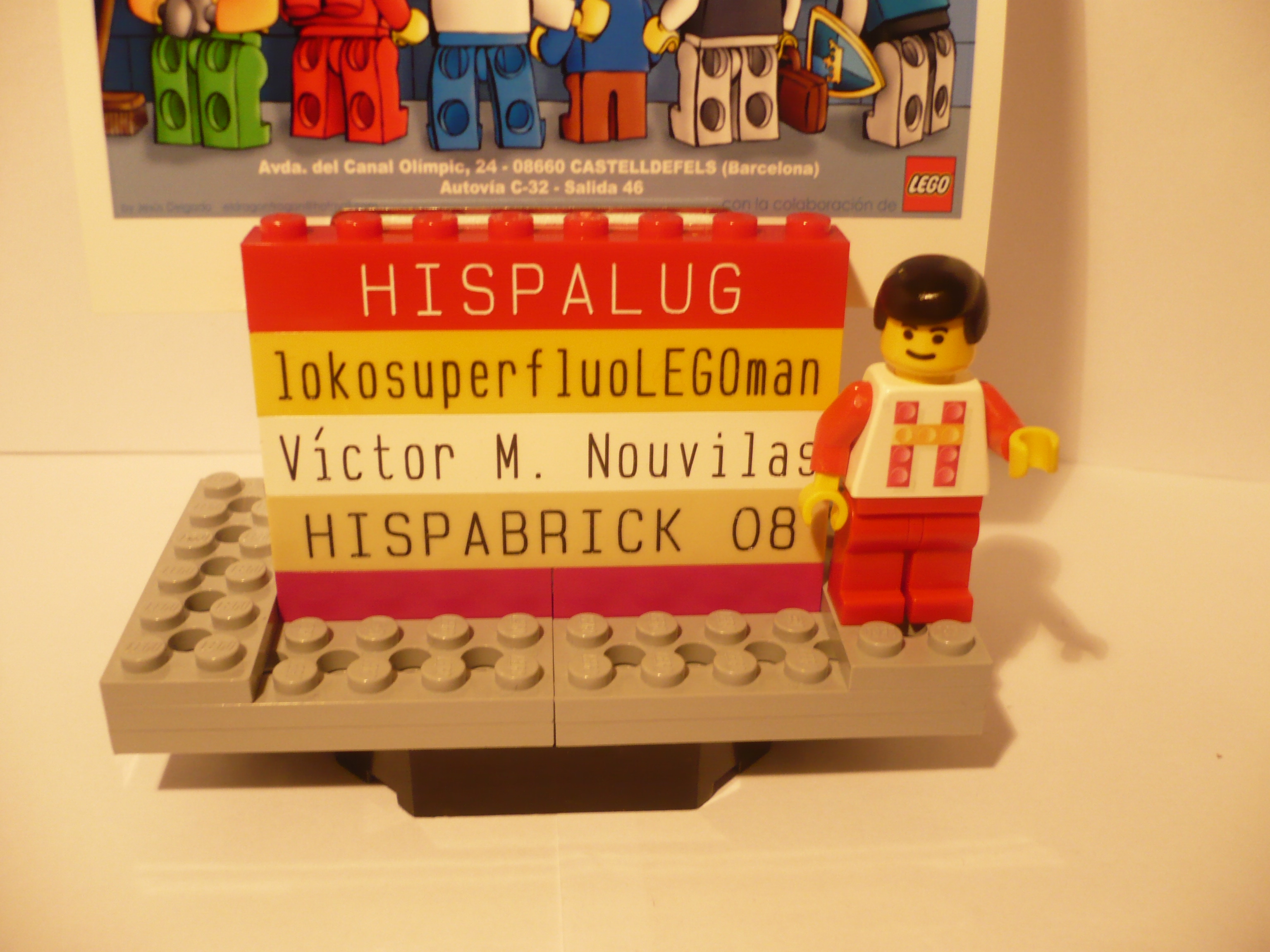 03_bricks_y_minifig.jpg