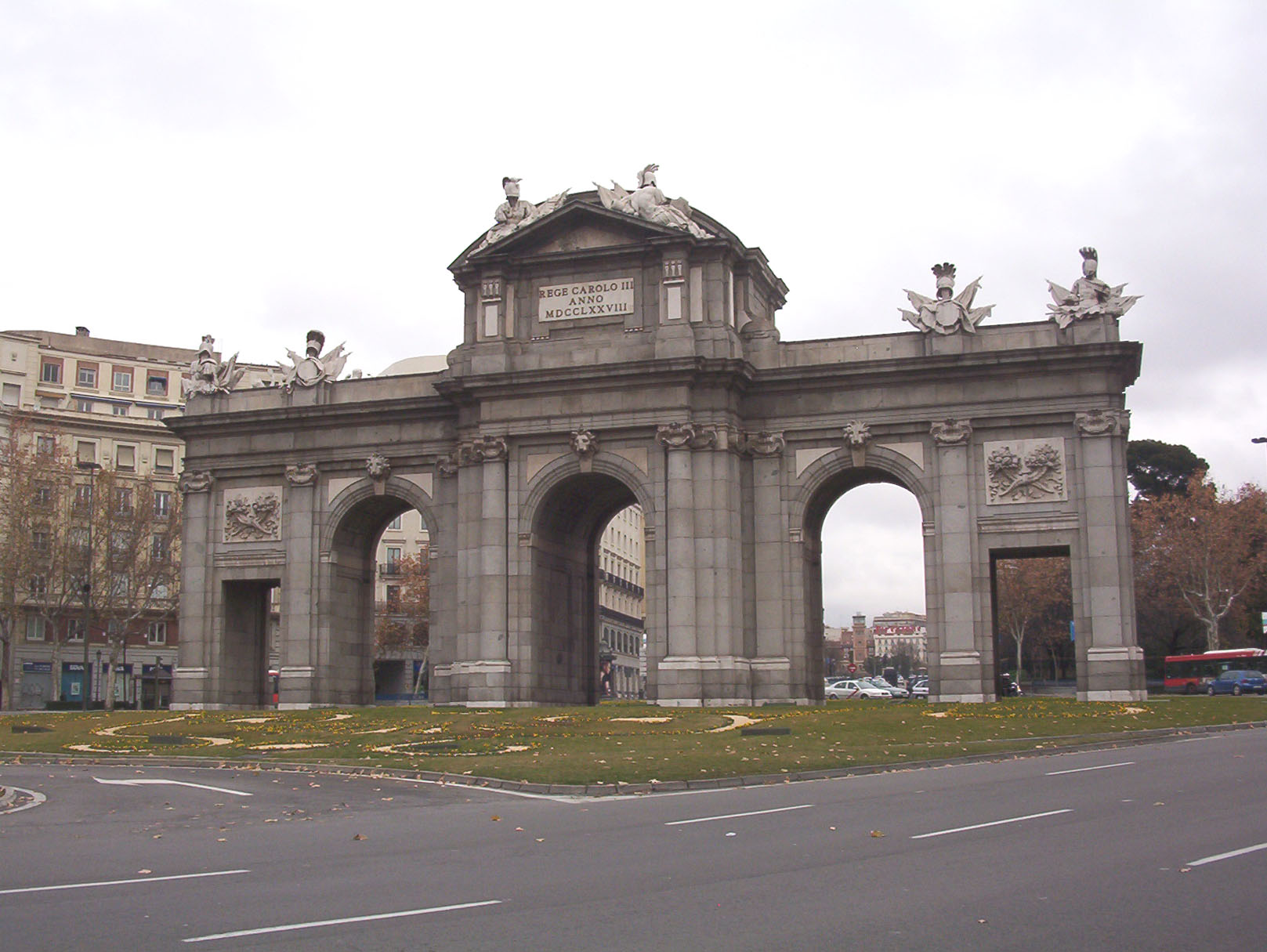 zpuerta_de_alcal_2.jpg