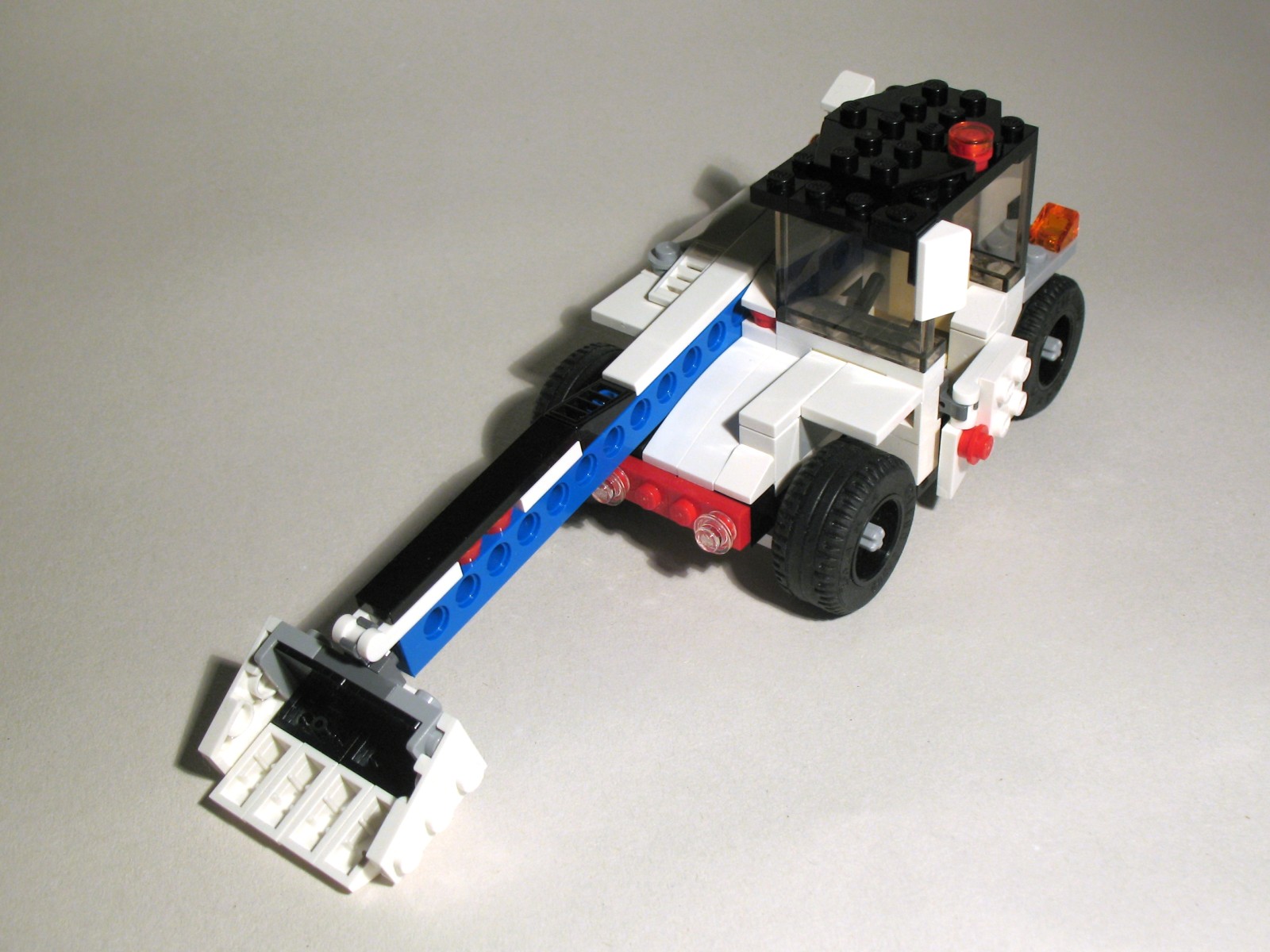 31006_frontloader_03.jpg