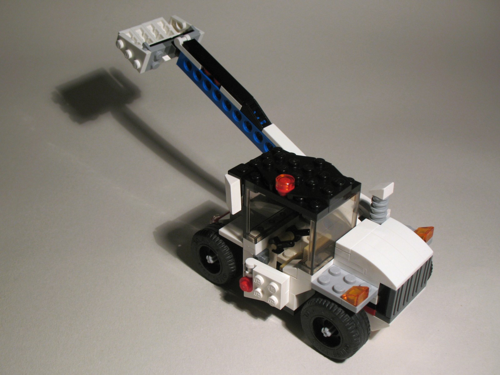 31006_frontloader_05.jpg