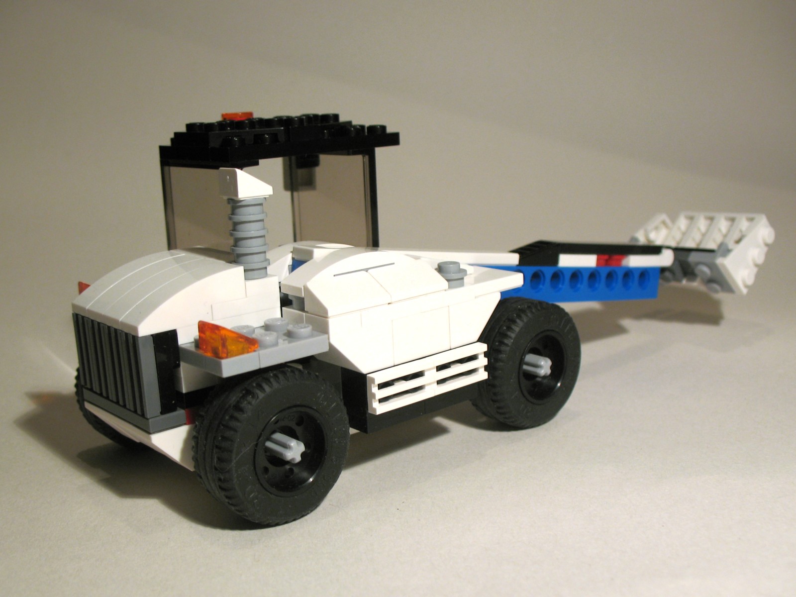 31006_frontloader_08.jpg