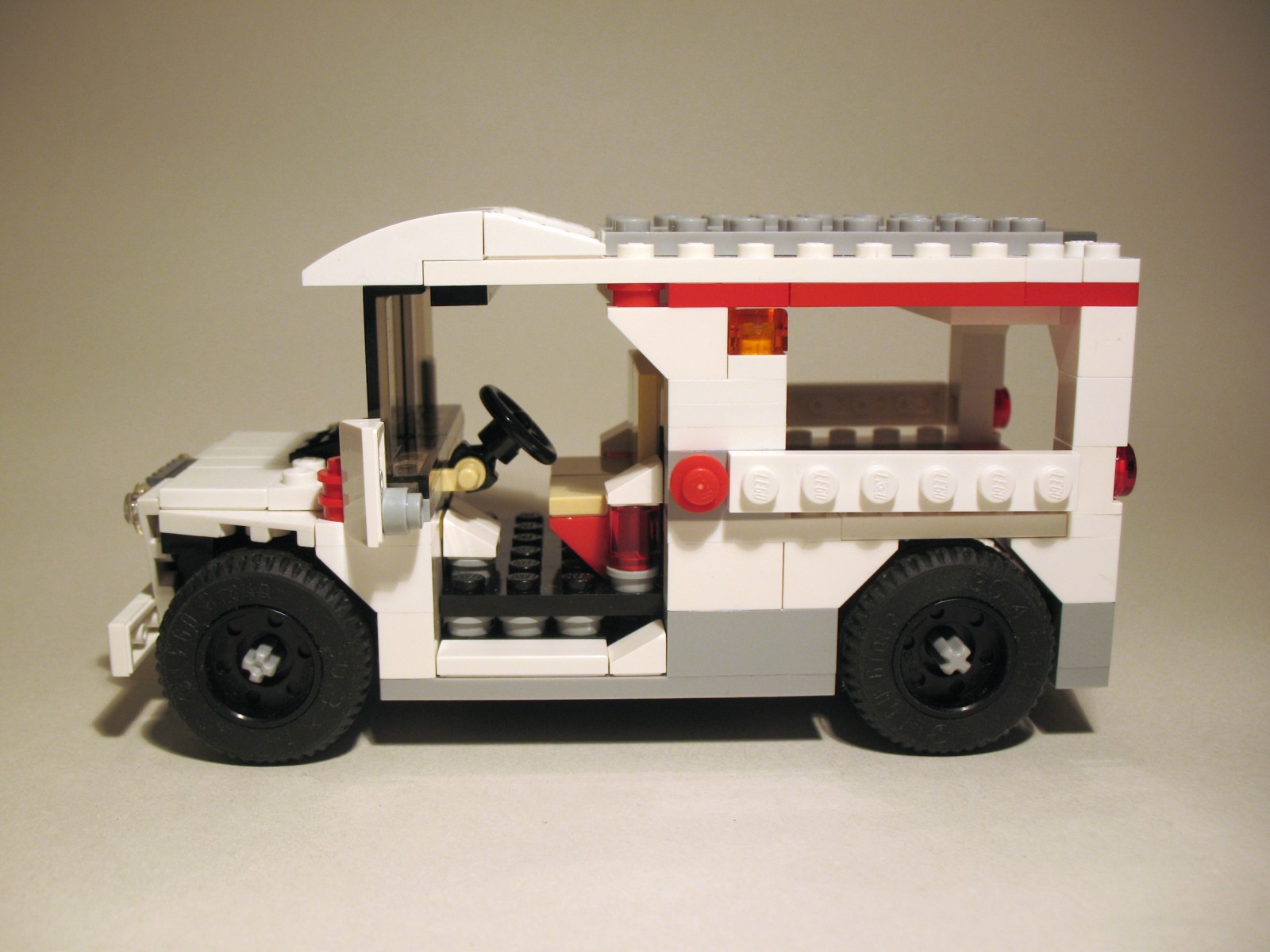31006_zoobus_05.jpg