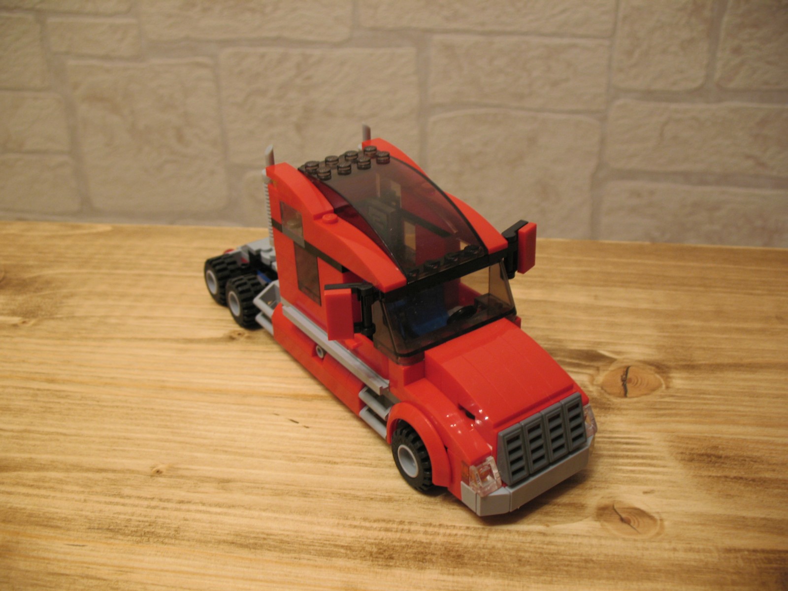 redlegotruckclone_06.jpg