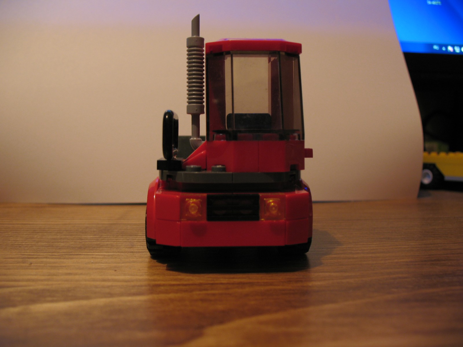 redlegomaersktruckclone_04.jpg
