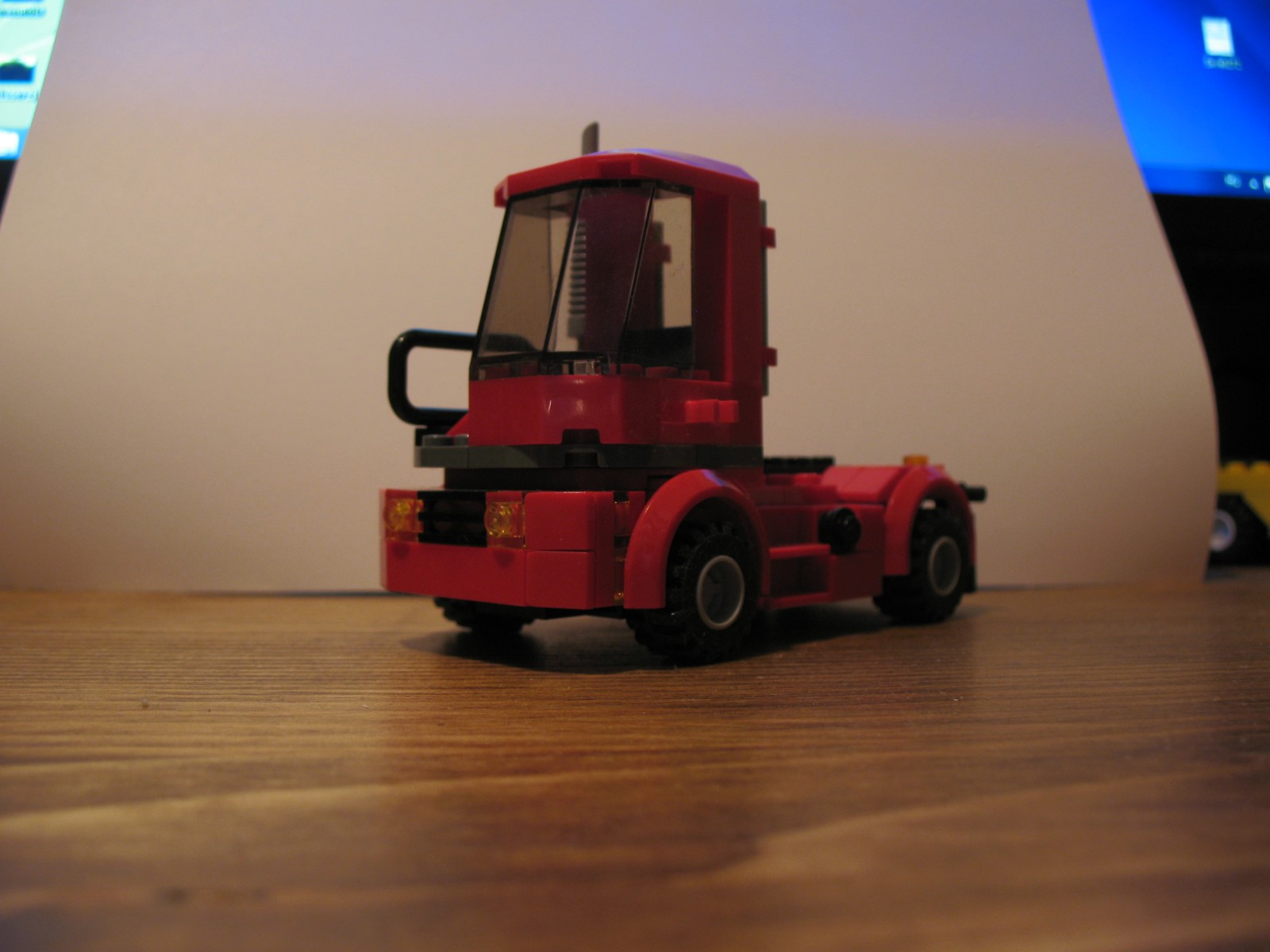 redlegomaersktruckclone_10.jpg