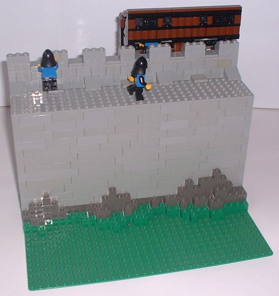 wall-with-hourd05.jpg