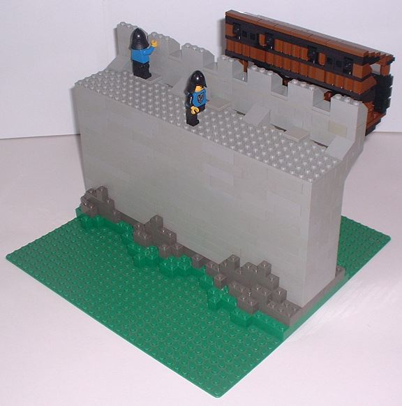 wall-with-hourd06.jpg