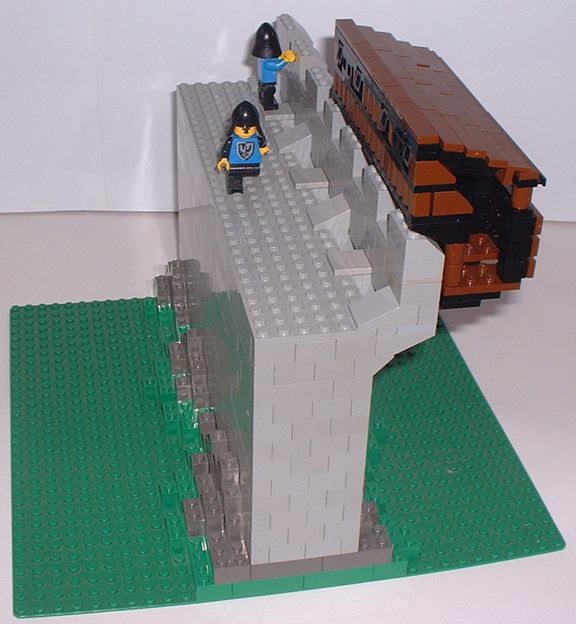 wall-with-hourd07.jpg