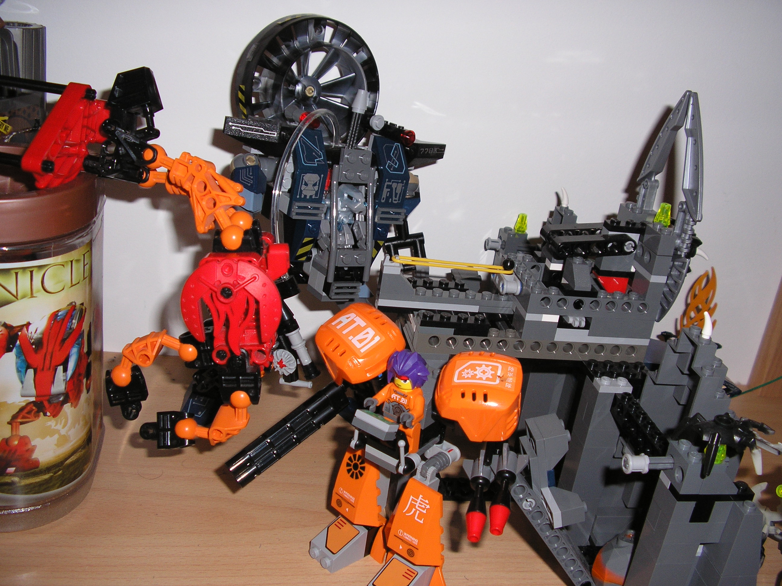 004_desk.jpg