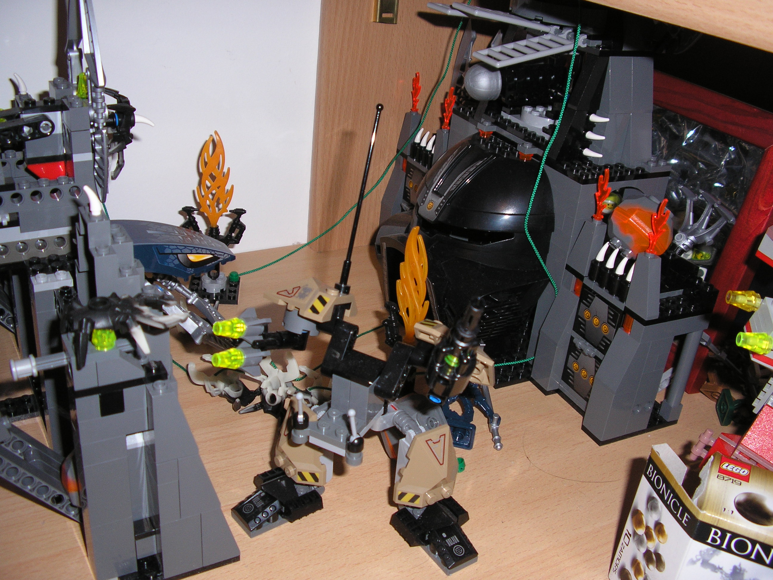 005_desk.jpg