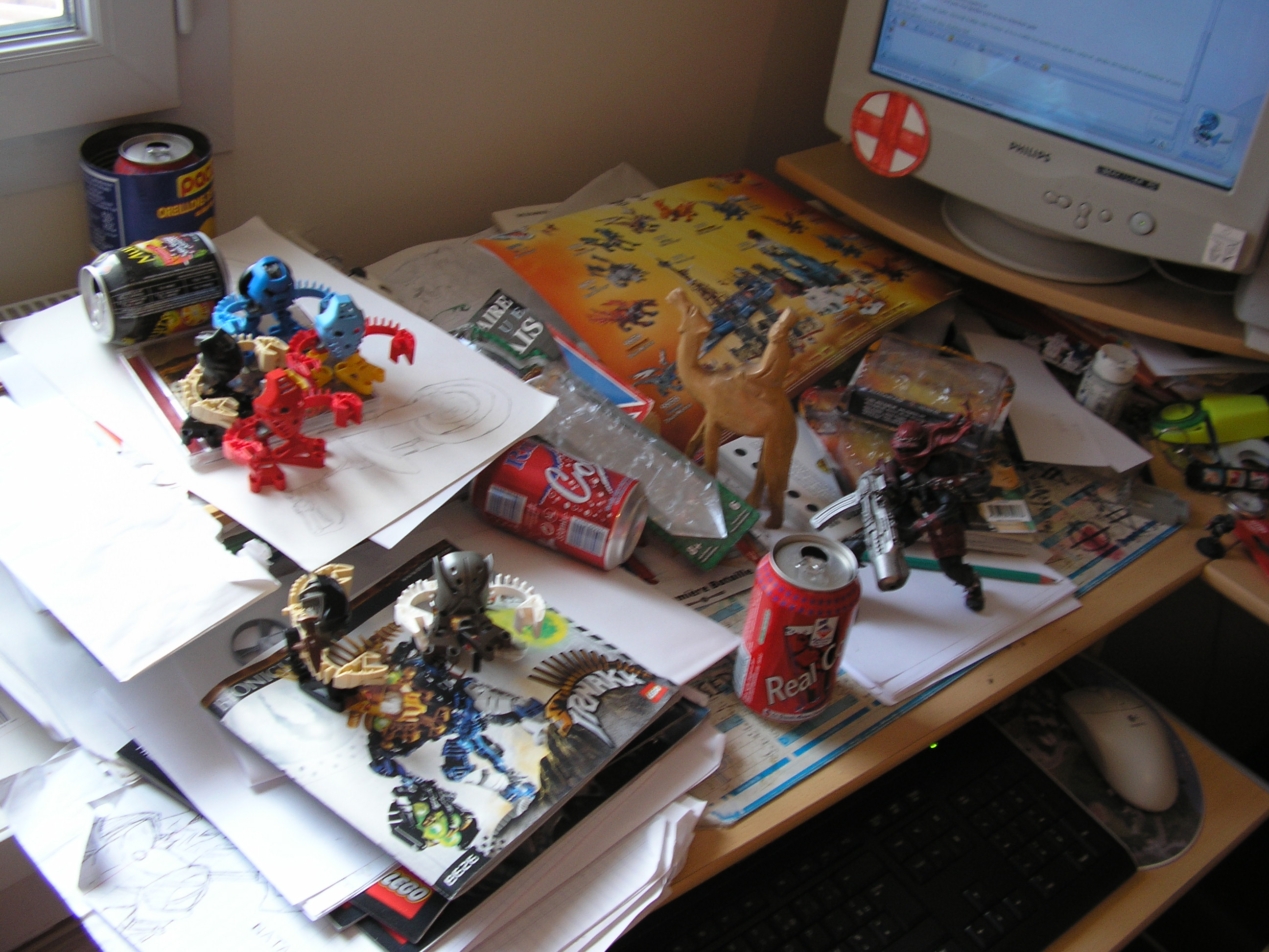 011_desk.jpg