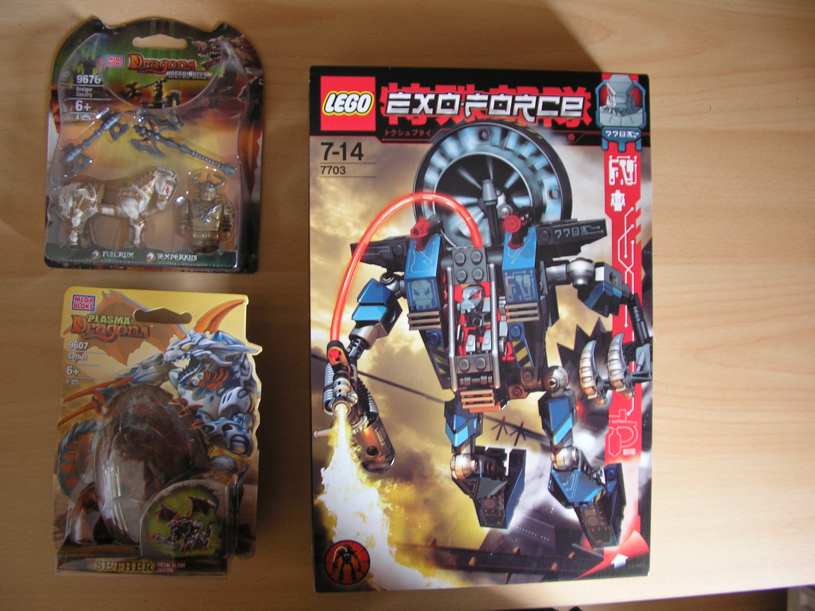 megabloks_9607__9676_and_lego_7703_01.jpg