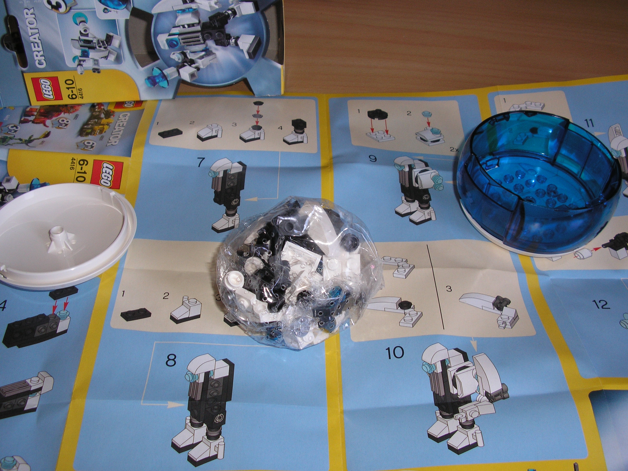 012_4416_xpod_robots.jpg