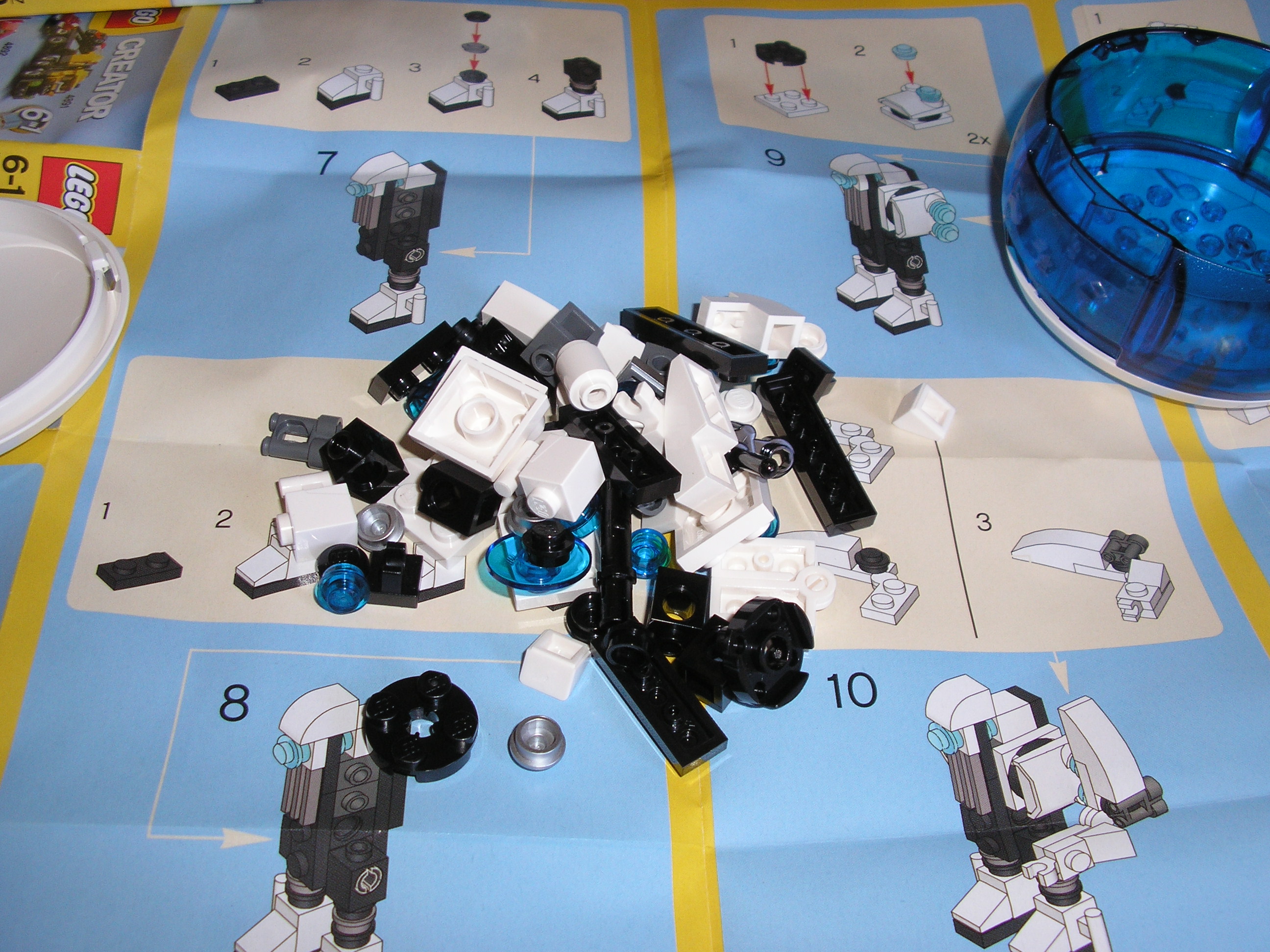 013_4416_xpod_robots.jpg