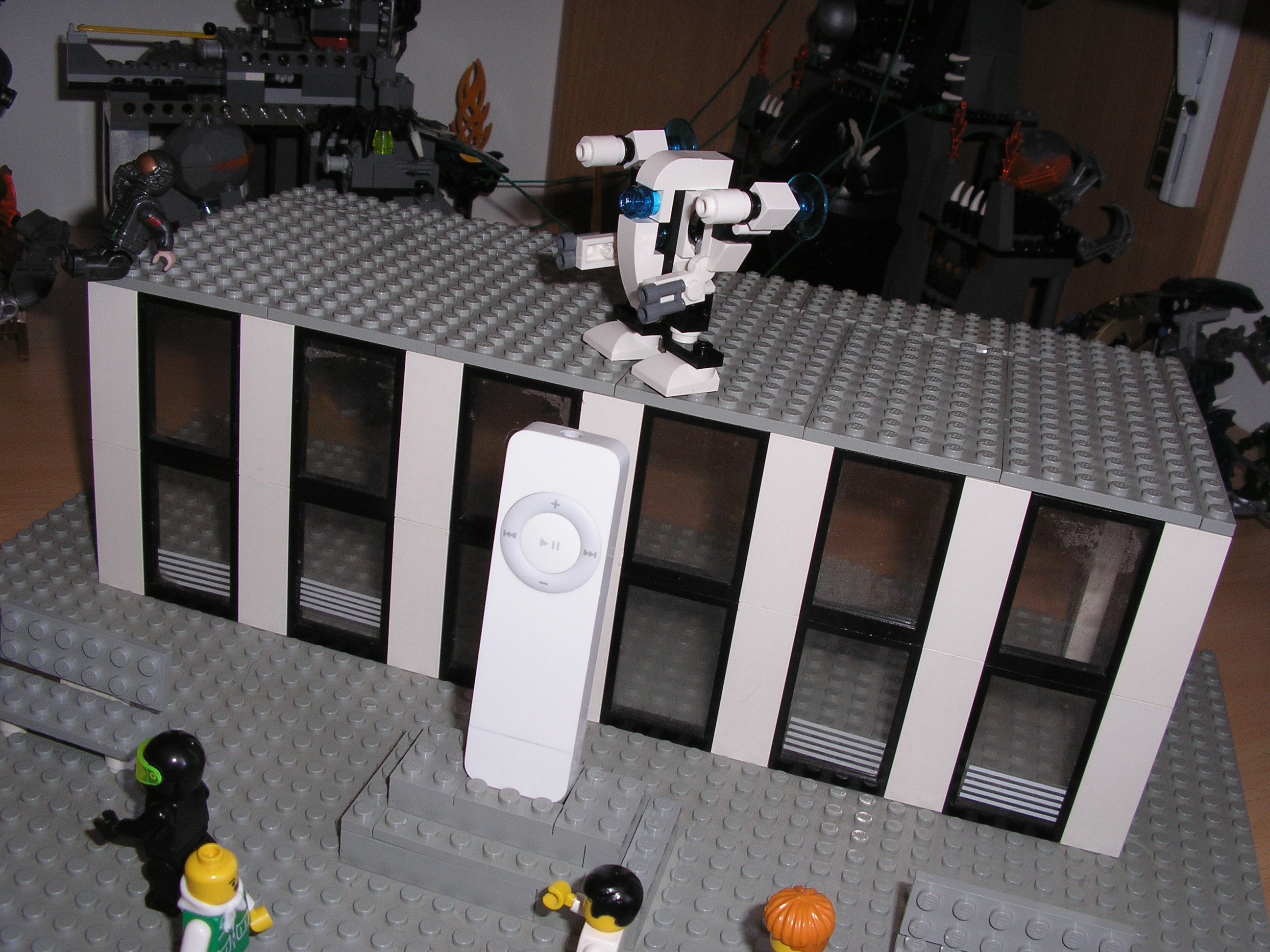 020_4416_xpod_robots.jpg