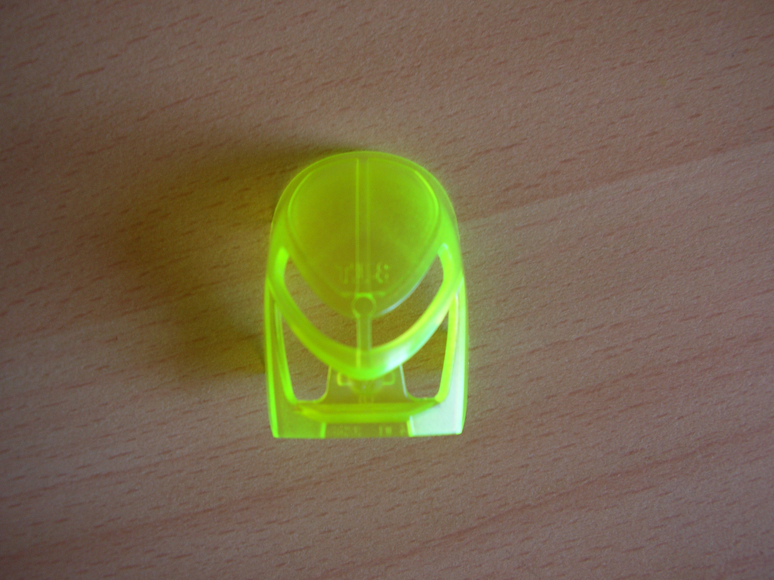 016_trans_green_miru.jpg