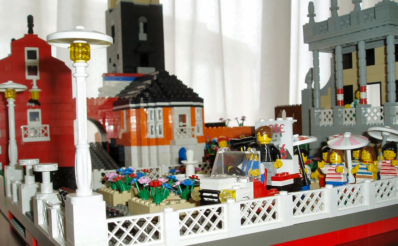 easterconlego18.jpg