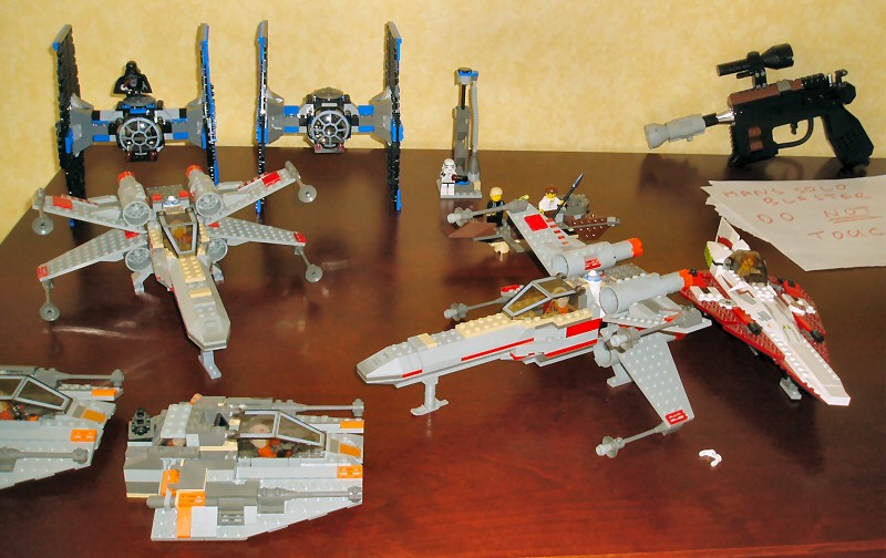 easterconlego20.jpg