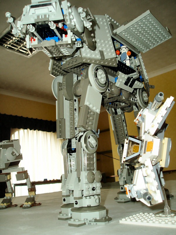 easterconlego24.jpg