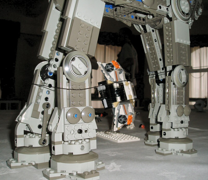 easterconlego25.jpg