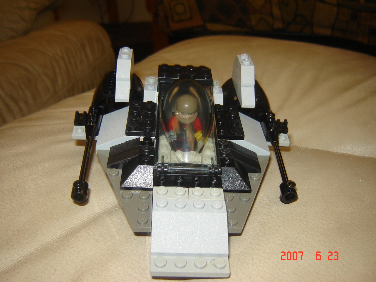a-wing_front.jpg