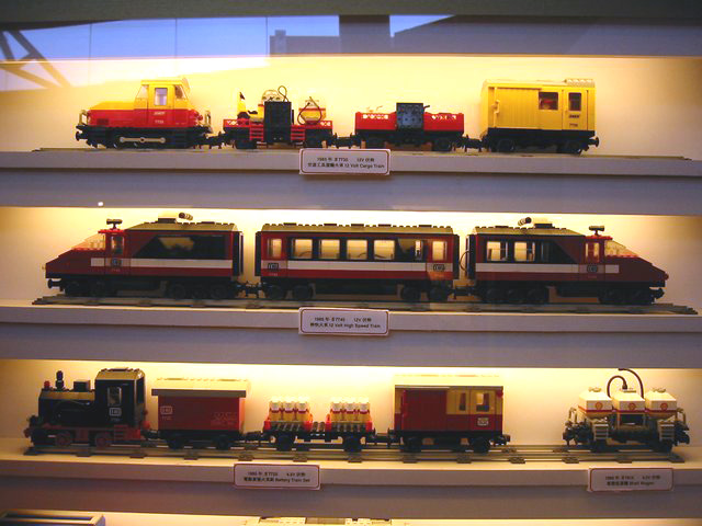 08.trains.jpg