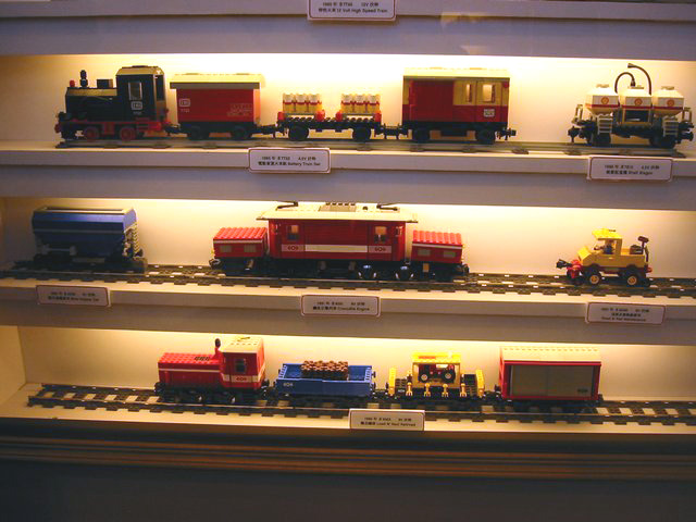 09.trains.jpg