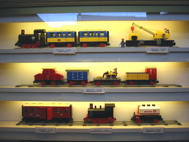 12.trains.jpg